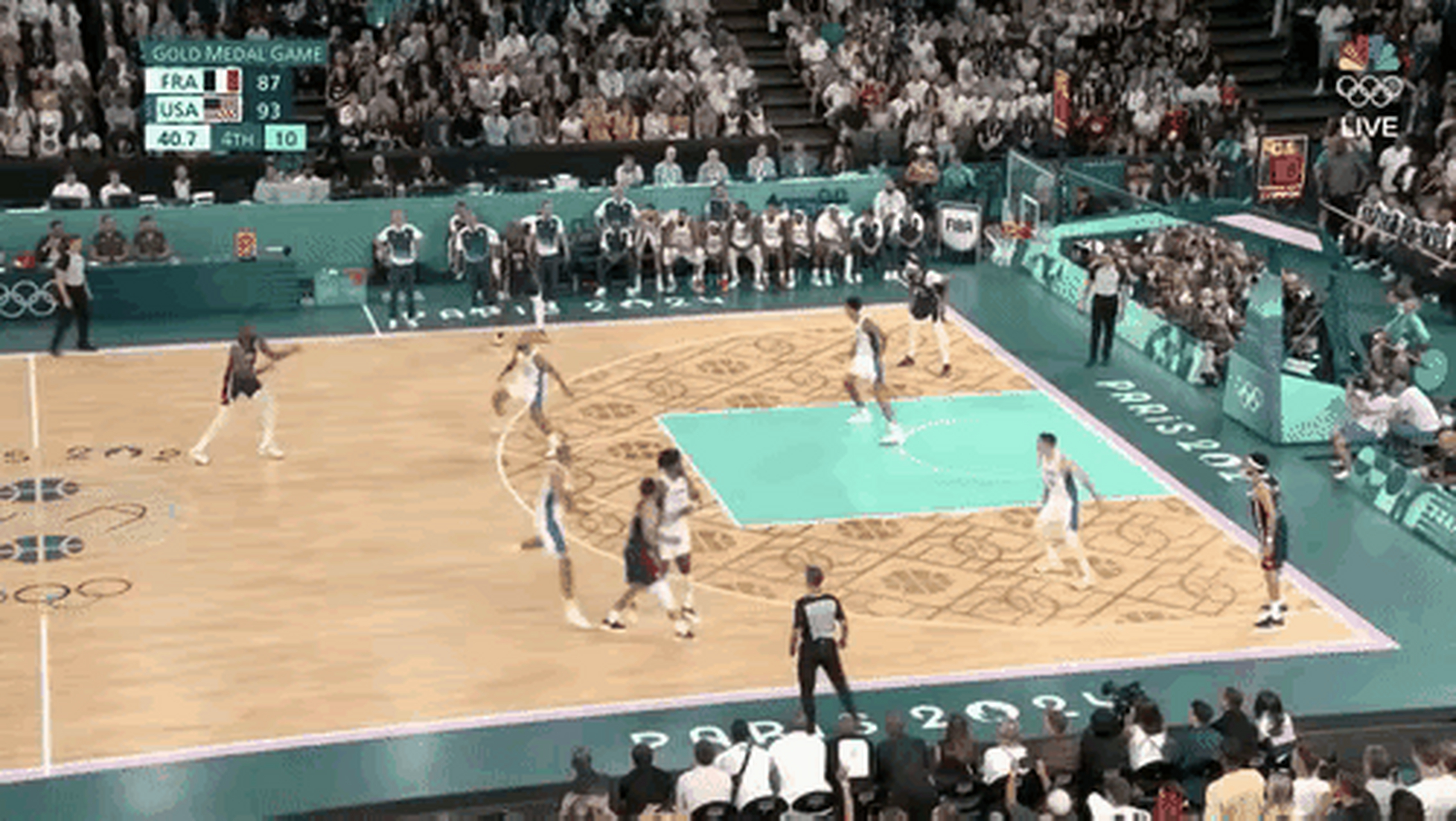 开云体育中国官网-球员在全球篮球比赛中展现出超凡的技术实力