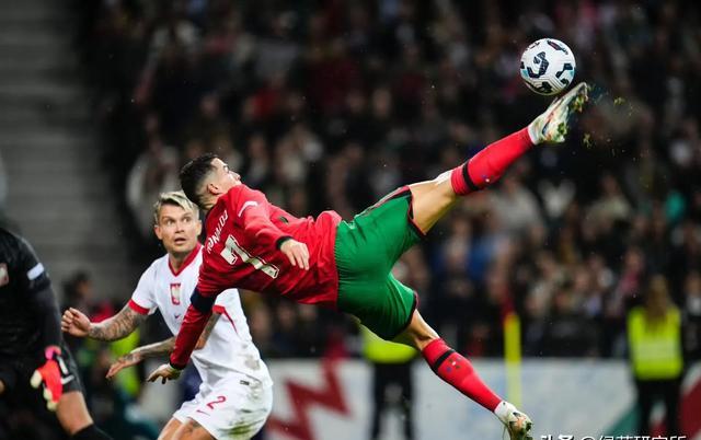 神奇一幕:球员们的高超球技让对手望尘莫及 神奇一幕:球员们的高超球技让对手望尘莫及