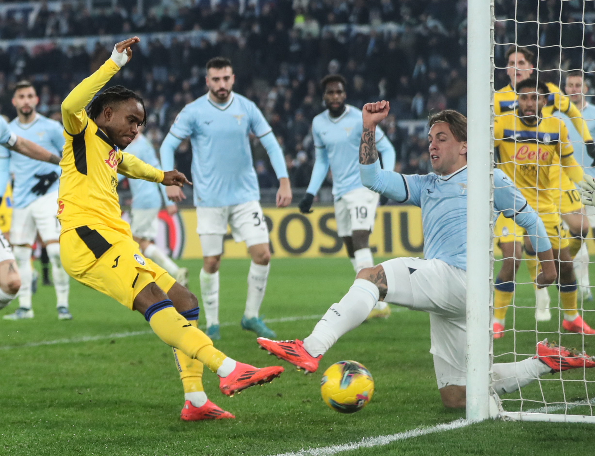 开云体育在线-意甲联赛火热开启，球迷热切期待