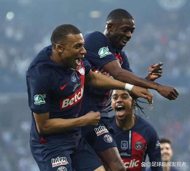 里昂球员表现出色,助球队轻松取胜的简单介绍 里昂球员表现出色,助球队轻松取胜的简单介绍