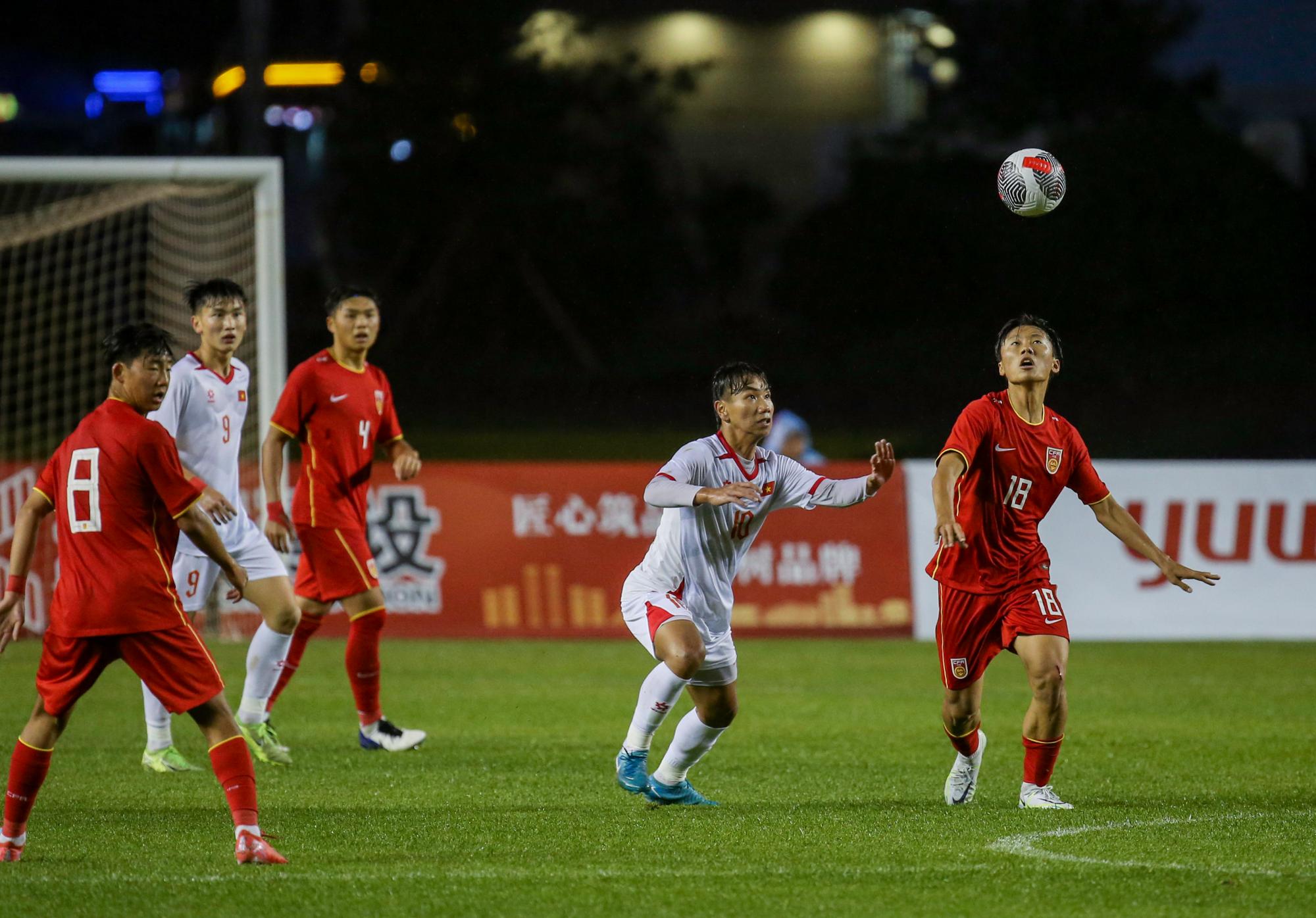 包含越南队战至加时,以微弱优势获胜的词条 包含越南队战至加时,以微弱优势获胜的词条