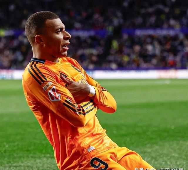 意大利锋线火力全开,连胜赛制胜得手 意大利锋线火力全开,连胜赛制胜得手