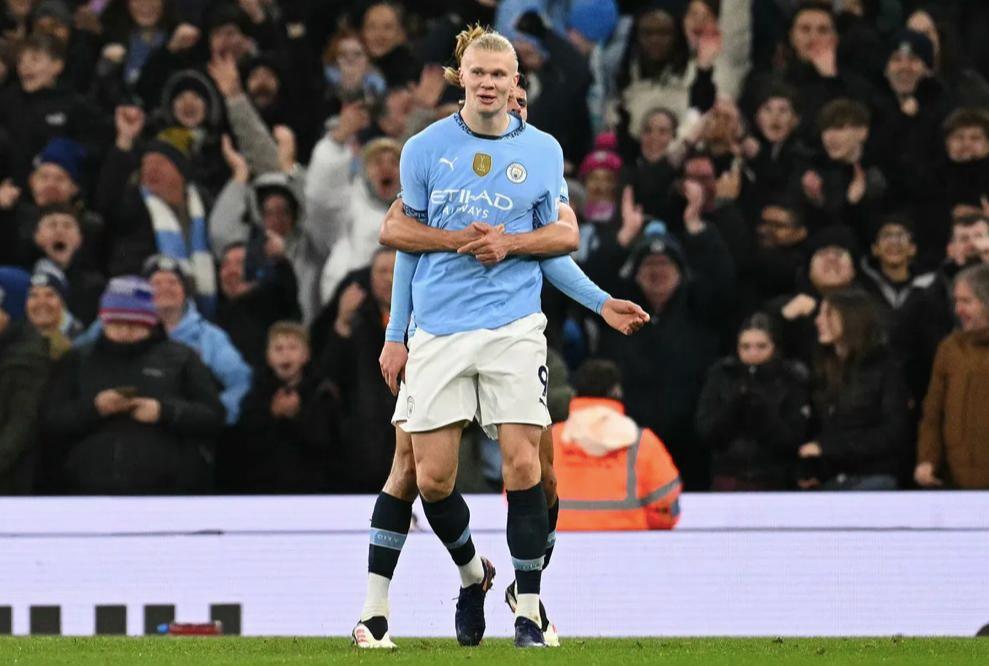 开云体育中国官网-切尔西门将连续扑救受到球迷赞扬