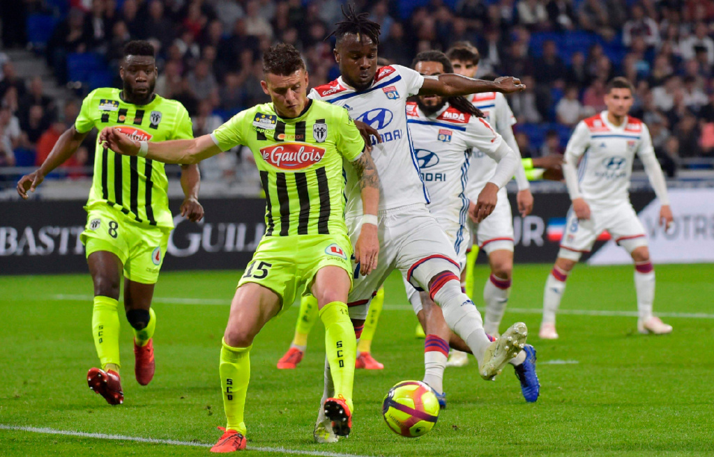 开云体育在线-洛里昂客场完胜勒阿弗尔，豪取三分