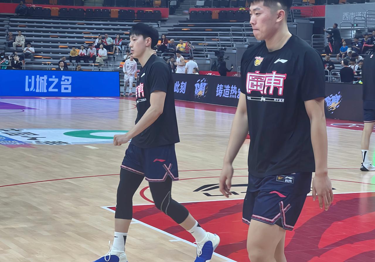 开云体育亚洲官网-包含湖北男篮队备战迎战，全力以赴求取胜利的词条