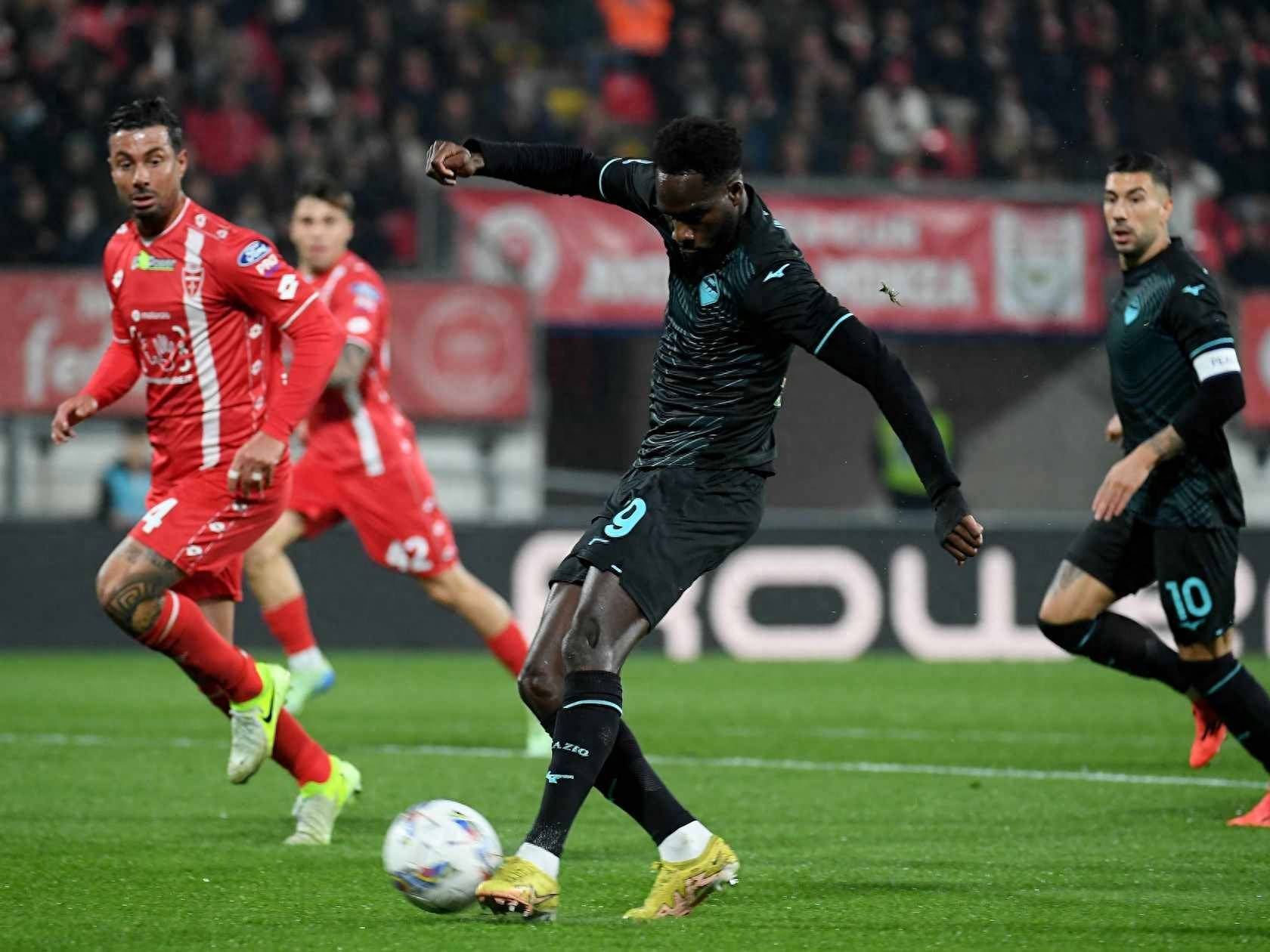 开云体育官网-包含拉齐奥在客场苦战取胜，保住前进势头的词条