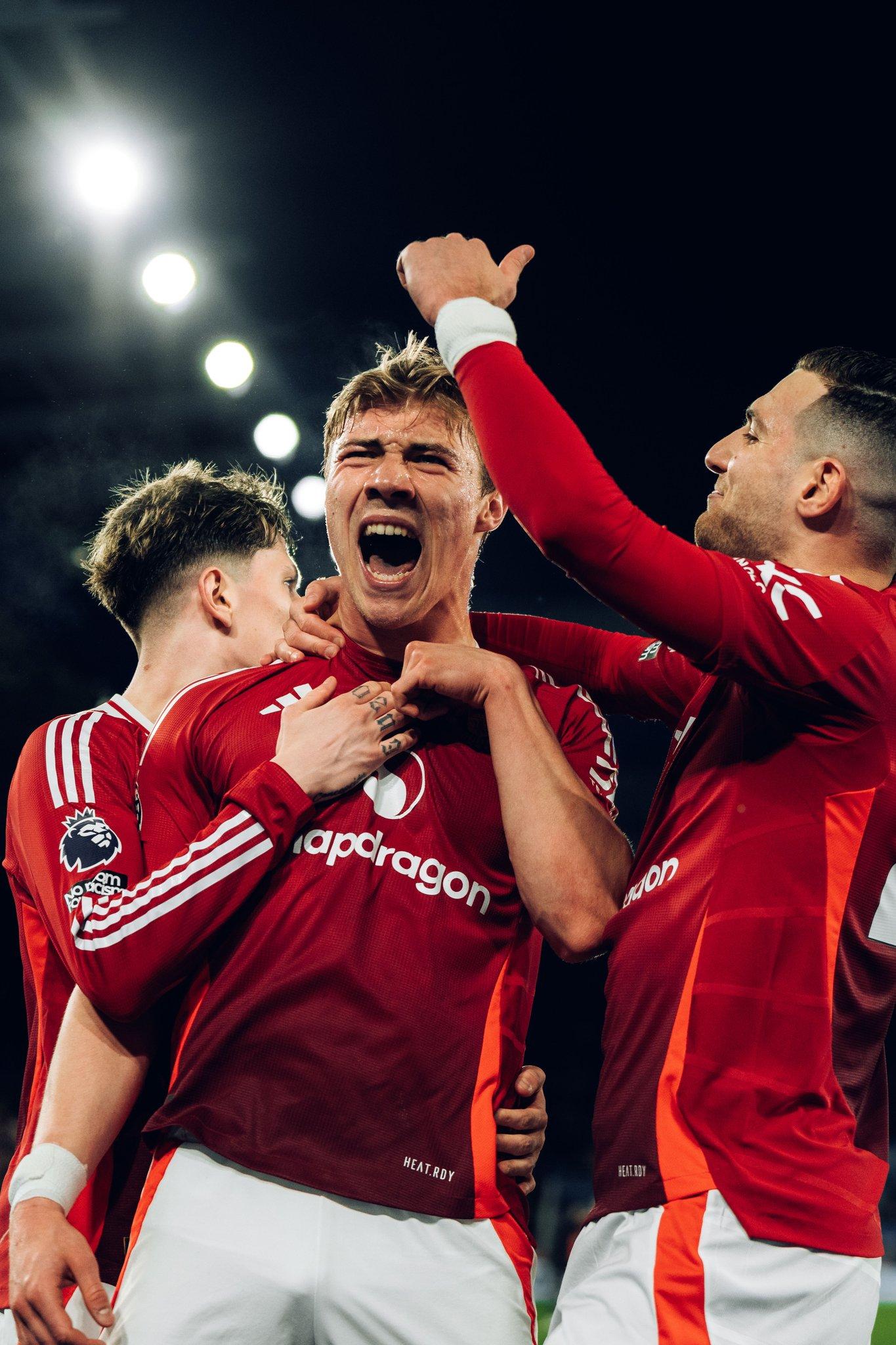 包含曼联客场惨败,联赛排名滑落至第七名的词条 包含曼联客场惨败,联赛排名滑落至第七名的词条