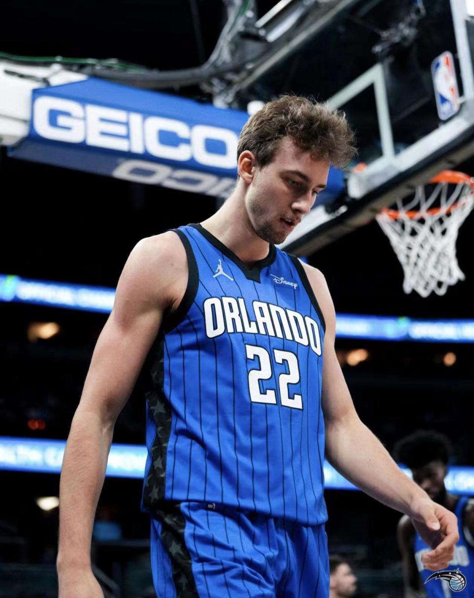 篮网大胜魔术，全队发挥稳定再获胜利的简单介绍