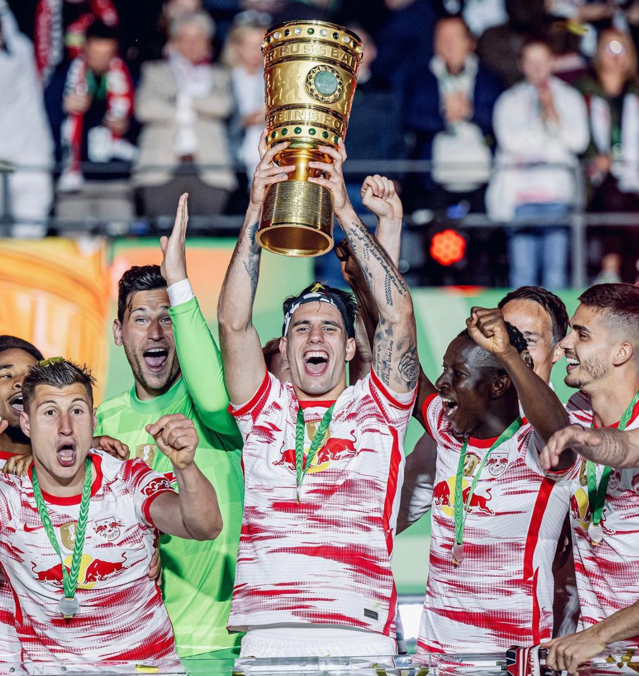 开云体育官网入口-希腊队在比赛中力克斯洛伐克，备受瞩目的简单介绍