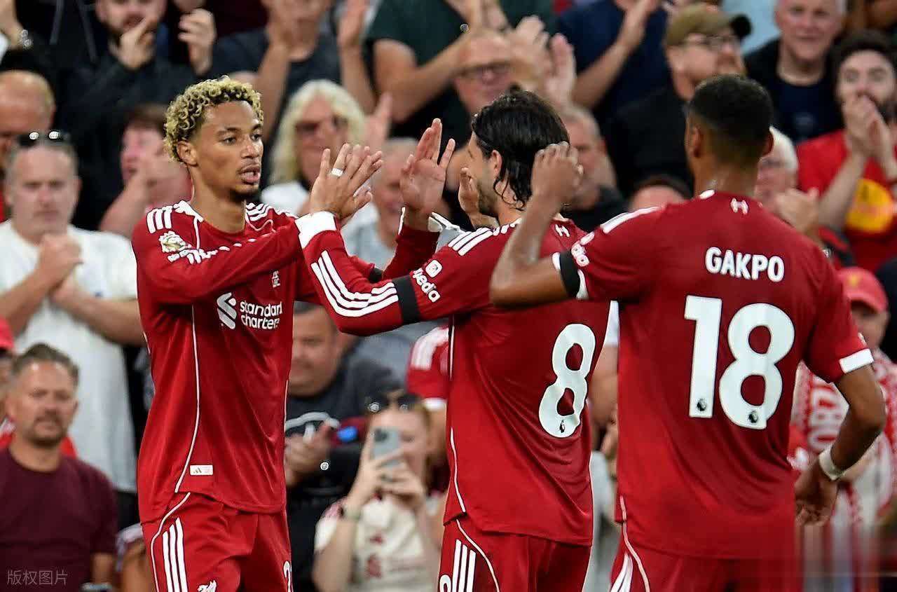 利物浦客场大胜，卫冕冠军再次领跑