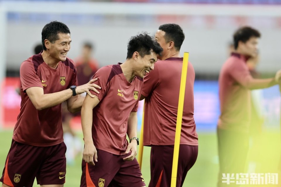 开云体育亚洲官网-包含球员拼搏精神感人，全力以赴为球队争取胜利的词条