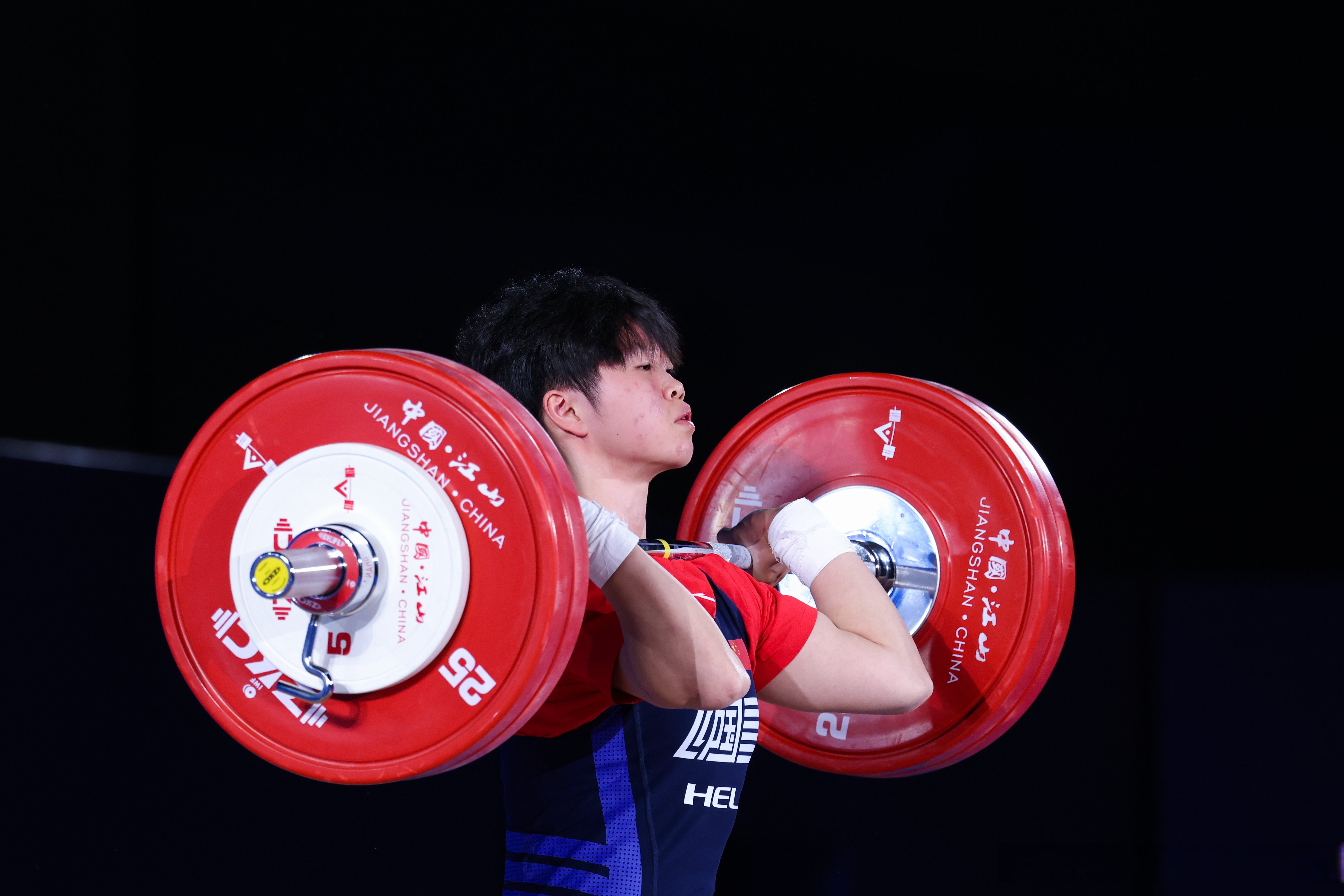 开云体育在线登录-外籍选手冲击金牌，国内选手能否反击