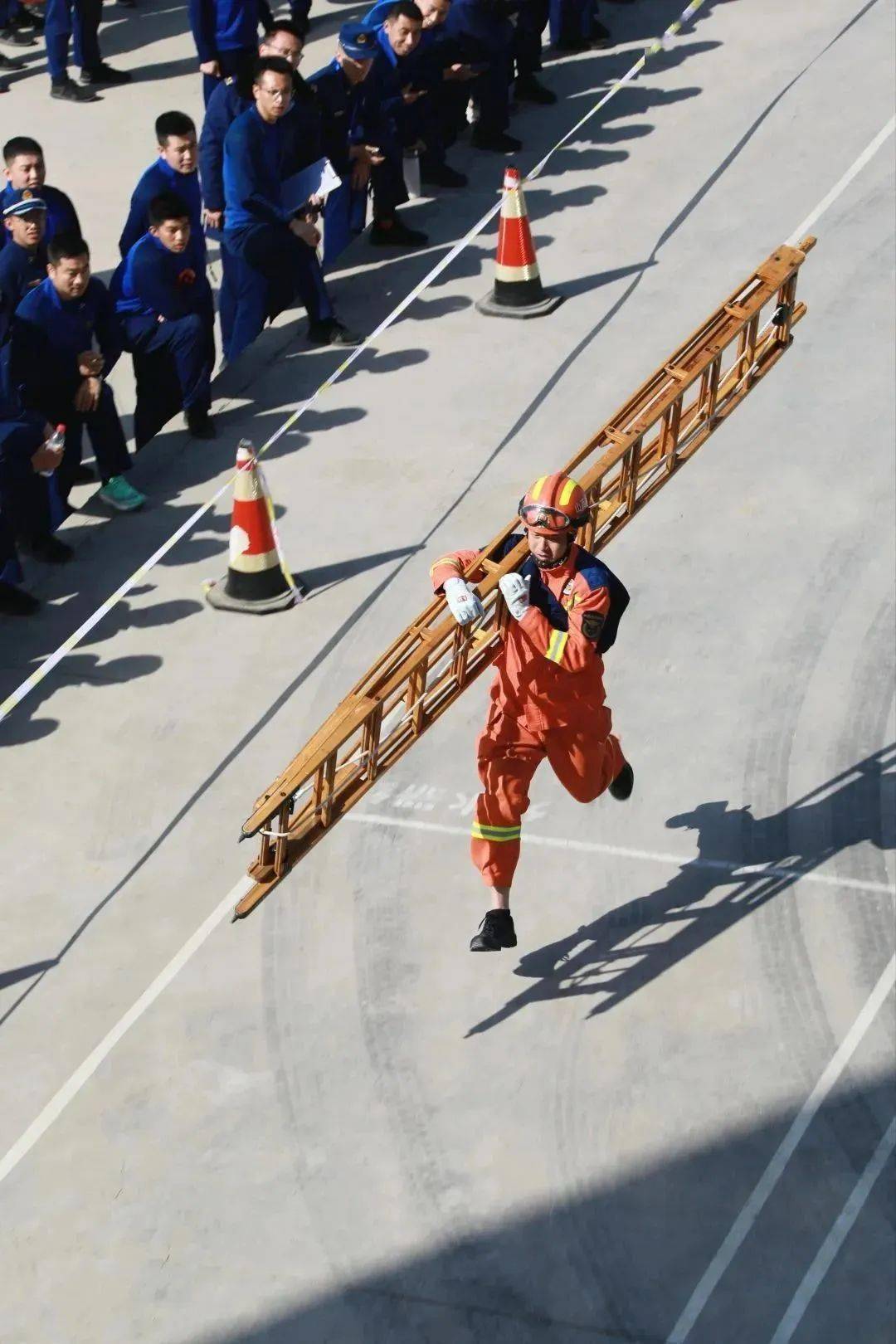 开云体育官网-阿布扎比球员敢打敢拼，为荣誉而战