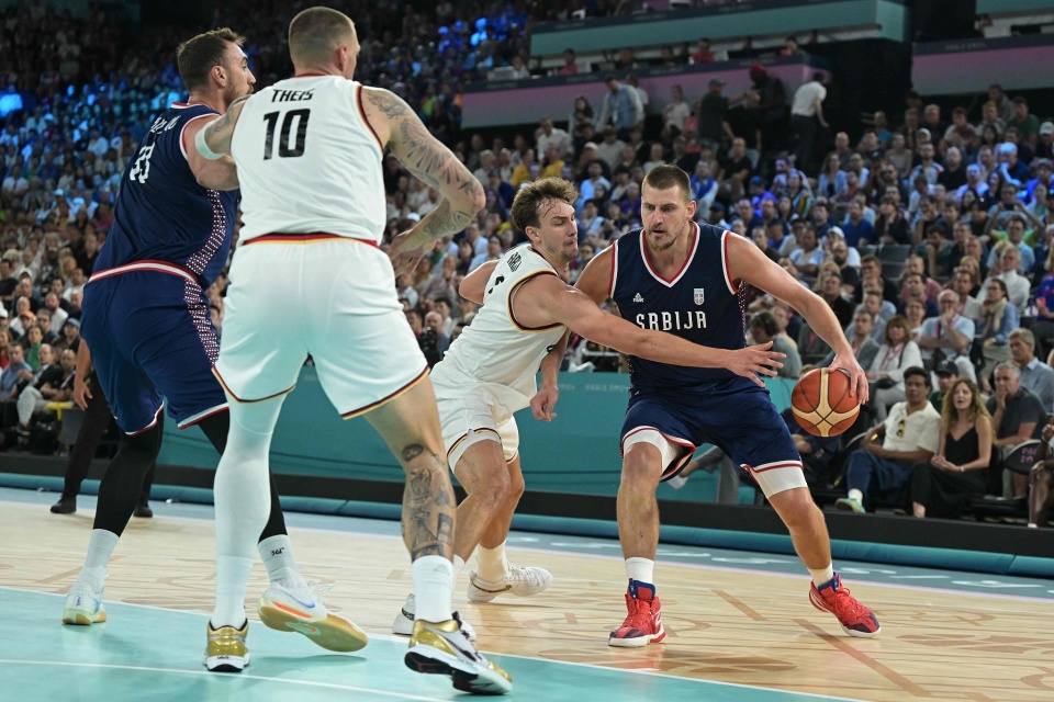 塞尔维亚国家队轻取对手，稳定晋级